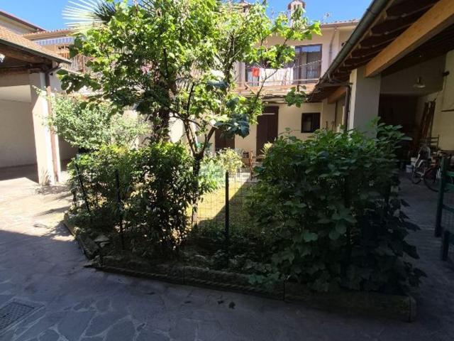 Villetta indipendente in vendita di 670 m² in Via Emilio Caldara