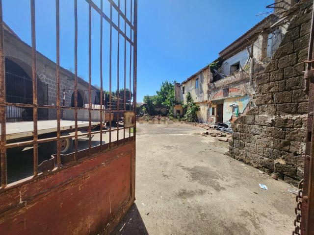 Villetta indipendente in vendita di 683 m² in Via Trieste, 22
