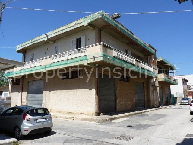 Villetta indipendente in vendita di 684 m² in Via degli Aceri, 17