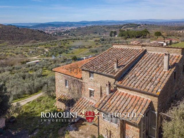 Villetta indipendente in vendita di 689 m²