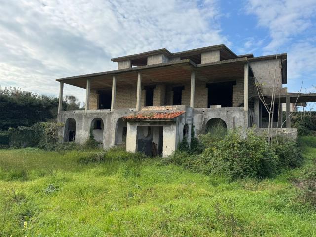 Villetta indipendente in vendita di 692 m² in Via Marmolada