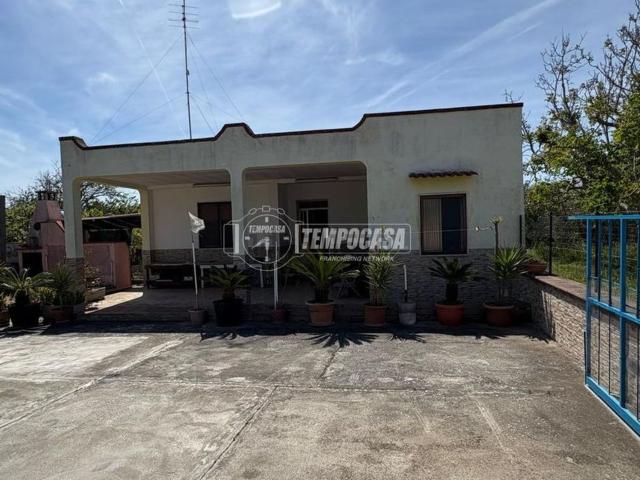 Villetta indipendente in vendita di 73 m² in Via Fratelli Cervi, 1
