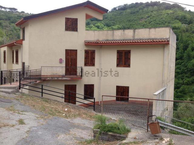 Villetta indipendente in vendita di 700 m² in Via Antonio Gramsci, 128