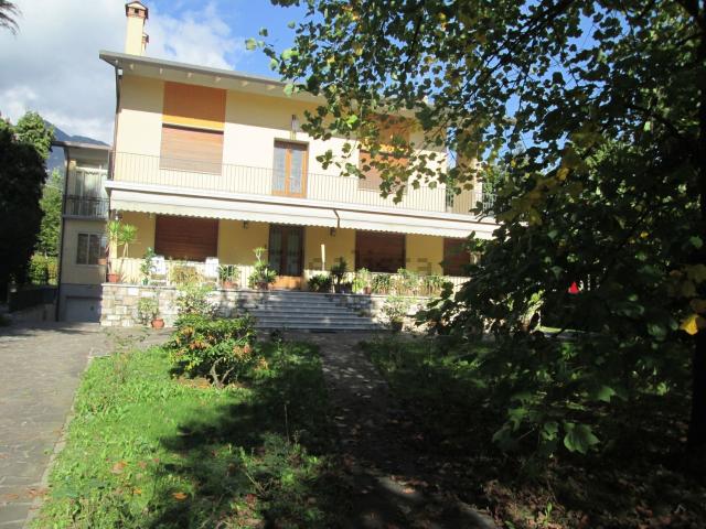 Villetta indipendente in vendita di 700 m² in Via Roma