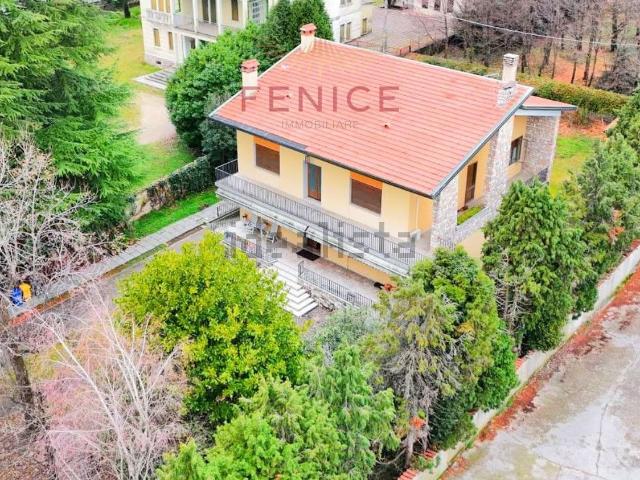 Villetta indipendente in vendita di 700 m² in Piazza Martiri del Grappa, 6