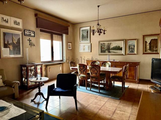 Villetta indipendente in vendita di 701 m² in Via C. Battisti, 13