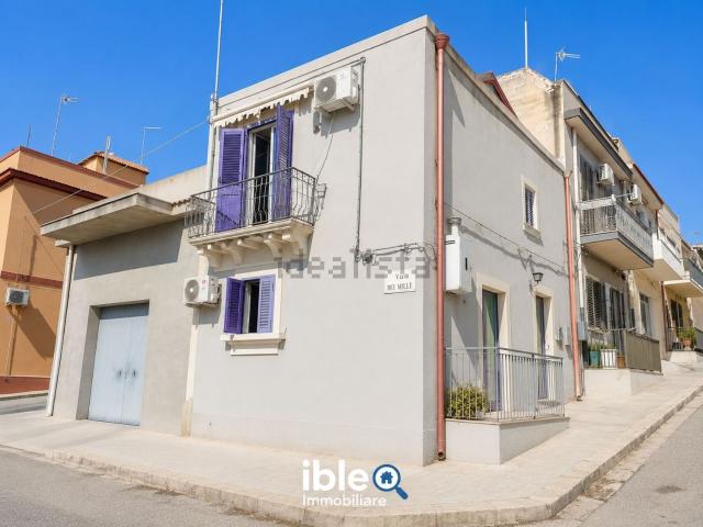 Villetta indipendente in vendita di 70 m² in Via Michelini, 13