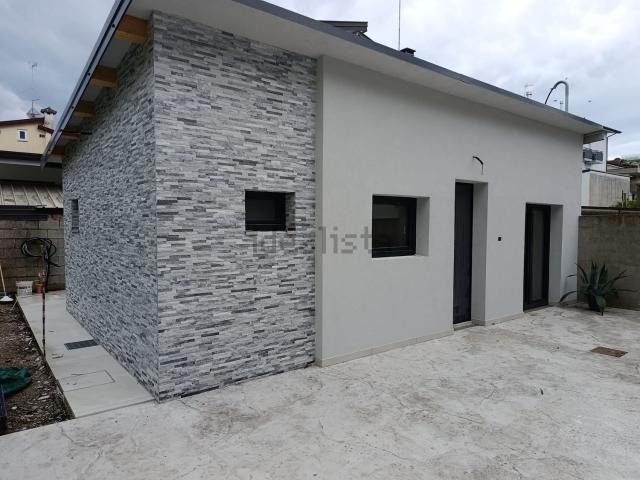 Villetta indipendente in vendita di 70 m² in Via San Daniele del Friuli, 10