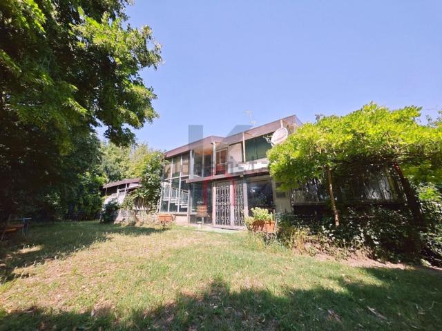 Villetta indipendente in vendita di 710 m²