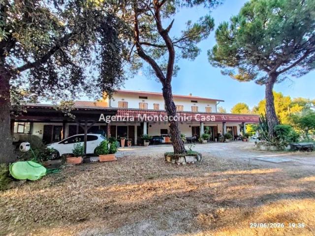 Villetta indipendente in vendita di 710 m² in Strada della Blilla