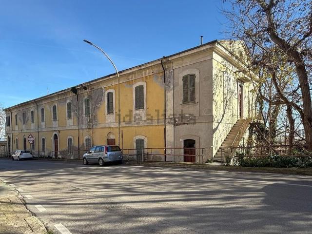 Villetta indipendente in vendita di 733 m² in Via Marina, 37