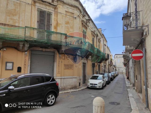 Villetta indipendente in vendita di 747 m² in Piazza la Croce, 44