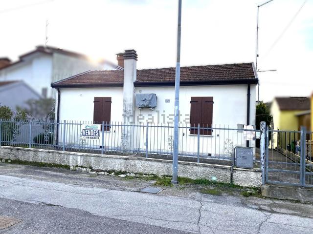 Villetta indipendente in vendita di 74 m² in Via G. Vallesella, 17
