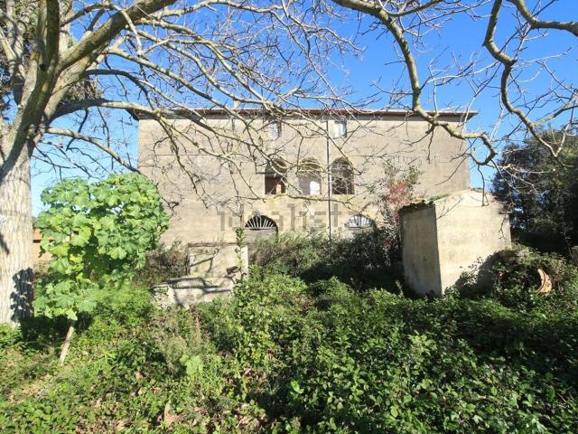 Villetta indipendente in vendita di 750 m² in Strada Regionale 74 Maremmana