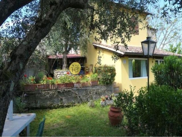 Villetta indipendente in vendita di 75 m² in Via di Quarto