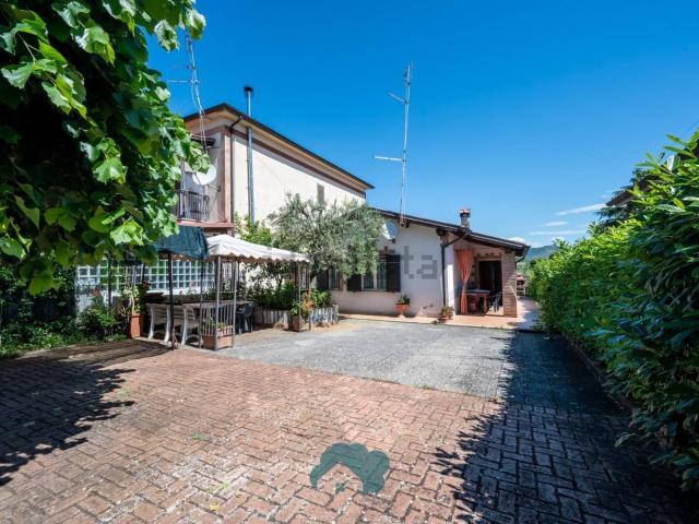 Villetta indipendente in vendita di 75 m² in Via Pescina