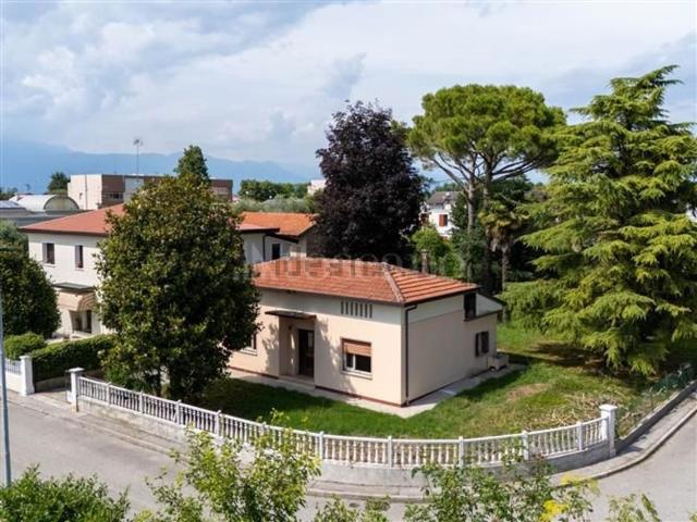 Villetta indipendente in vendita di 75 m² in Via Prata