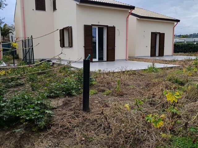 Villetta indipendente in vendita di 75 m² in Viale Cefalu, 4