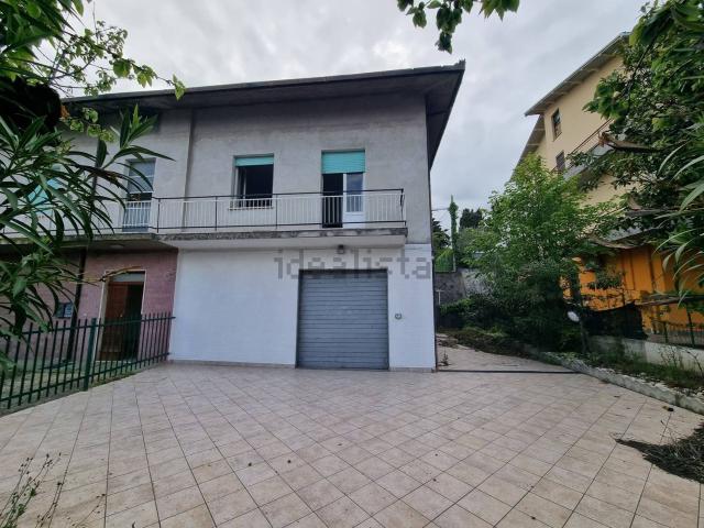 Villetta indipendente in vendita di 763 m² in Via Guido Rossa