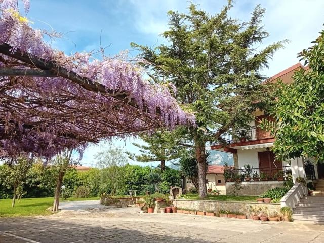Villetta indipendente in vendita di 770 m² in Via Gaiarda, 9