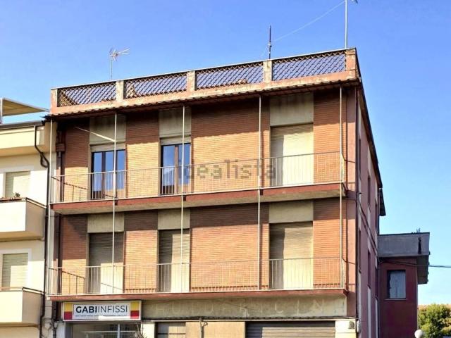 Villetta indipendente in vendita di 770 m² in Via Giosuè Carducci, 10