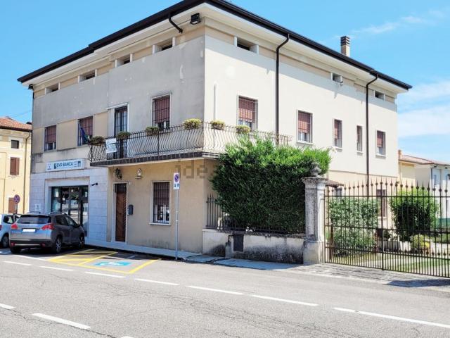 Villetta indipendente in vendita di 770 m² in Piazza Libertà, 19
