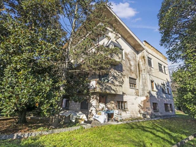Villetta indipendente in vendita di 775 m² in Viale De&apos  Brozzi, 64