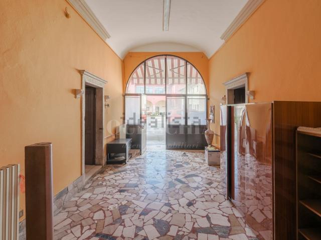 Villetta indipendente in vendita di 779 m² in Via Giovanni Battista Scalabrini