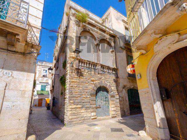 Villetta indipendente in vendita di 781 m² in Via Maggiore, 61