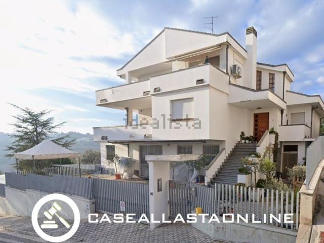 Villetta indipendente in vendita di 790 m² in Via G. Moschini