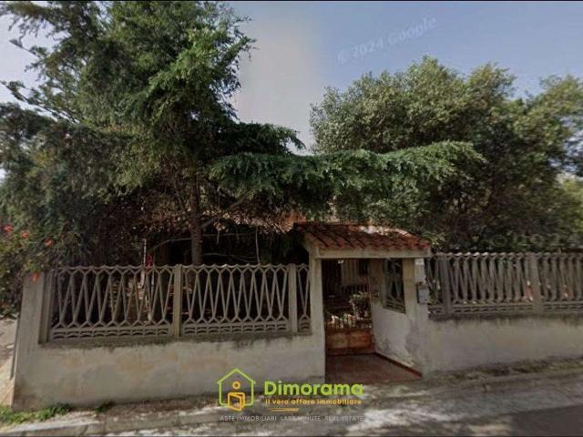 Villetta indipendente in vendita di 790 m² in Via Tirso, 16