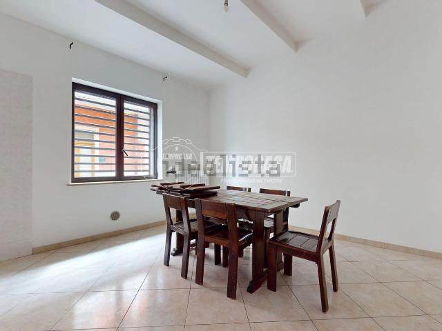 Villetta indipendente in vendita di 79 m² in Via Antonio Canova