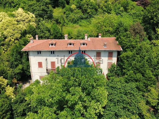 Villetta indipendente in vendita di 800 m² in Via Belvedere, 36