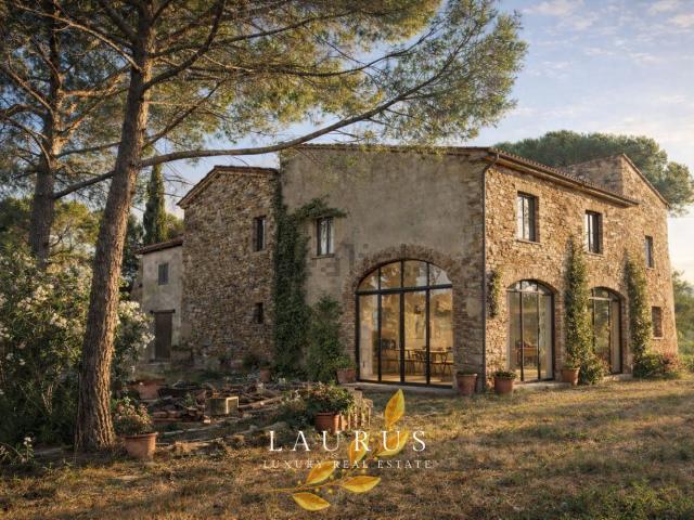 Villetta indipendente in vendita di 800 m² in Via Orazio Bacci