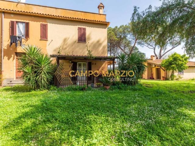 Villetta indipendente in vendita di 800 m² in Viale di Tor San Giovanni