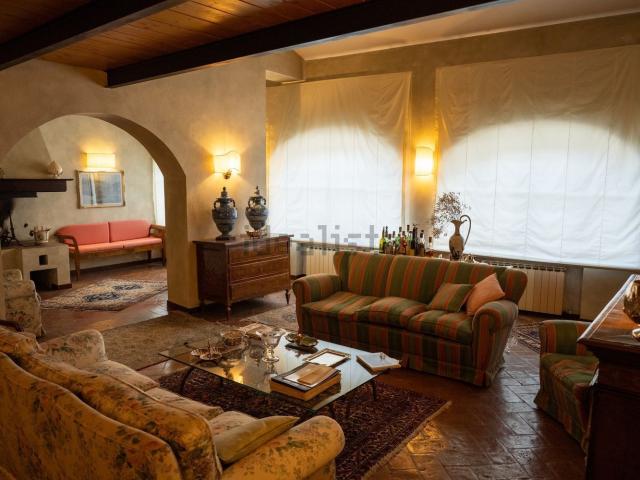Villetta indipendente in vendita di 805 m² in Via del Canto