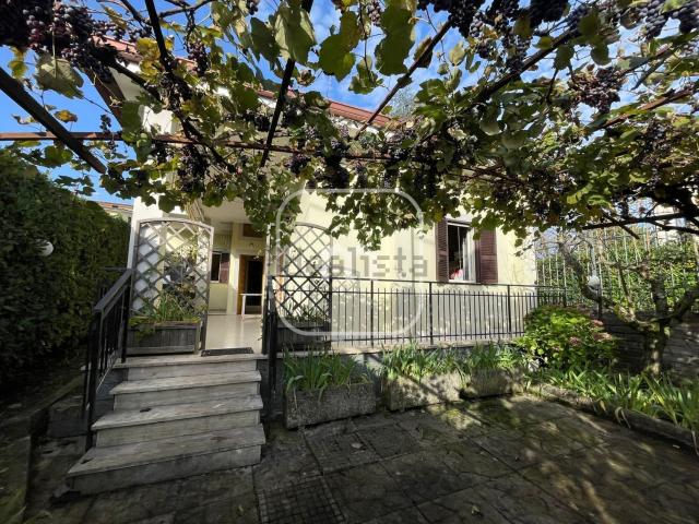 Villetta indipendente in vendita di 80 m² in Circonvallazione Valli