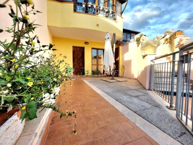 Villetta indipendente in vendita di 80 m² in Via Camerini