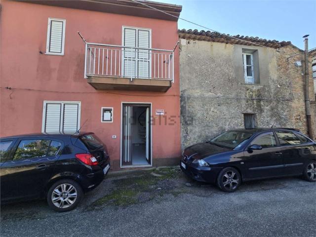 Villetta indipendente in vendita di 80 m² in Via Coriolano, 12