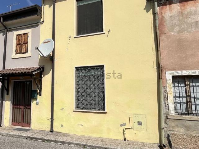 Villetta indipendente in vendita di 80 m² in Via Dante Alighieri
