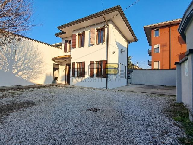 Villetta indipendente in vendita di 80 m² in Via Giovanni Battista Dalla Libera, 7