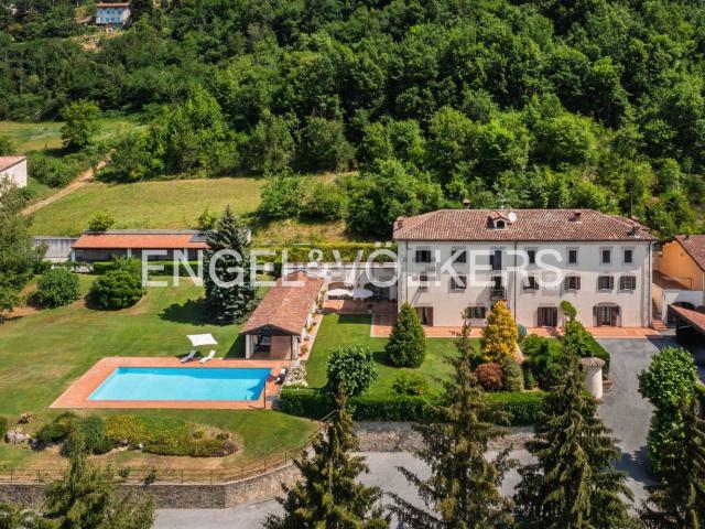 Villetta indipendente in vendita di 815 m² in Via Nurisio