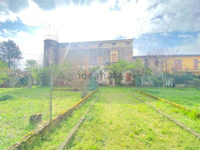 Villetta indipendente in vendita di 820 m² in Via Lago di Garda, 13