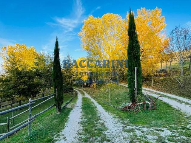 Villetta indipendente in vendita di 820 m² in Via MARZANELLA, 18