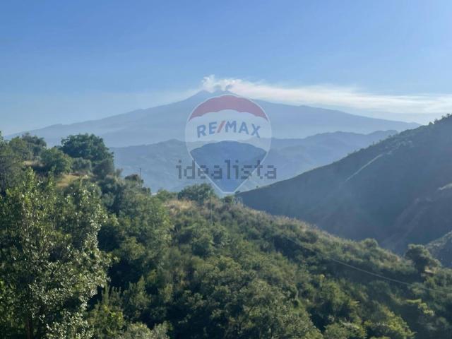 Villetta indipendente in vendita di 825 m² in Strada Senza Nome