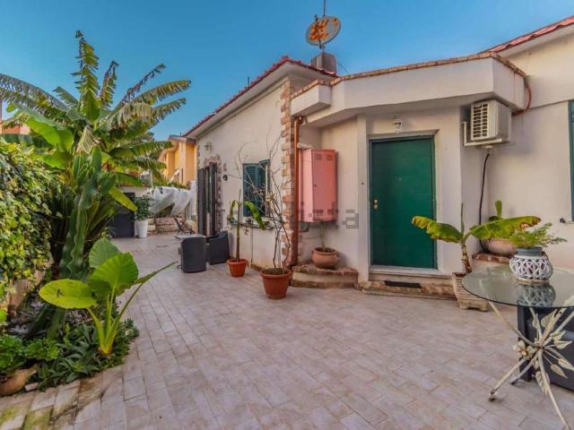 Villetta indipendente in vendita di 82 m² in Via Callicrate