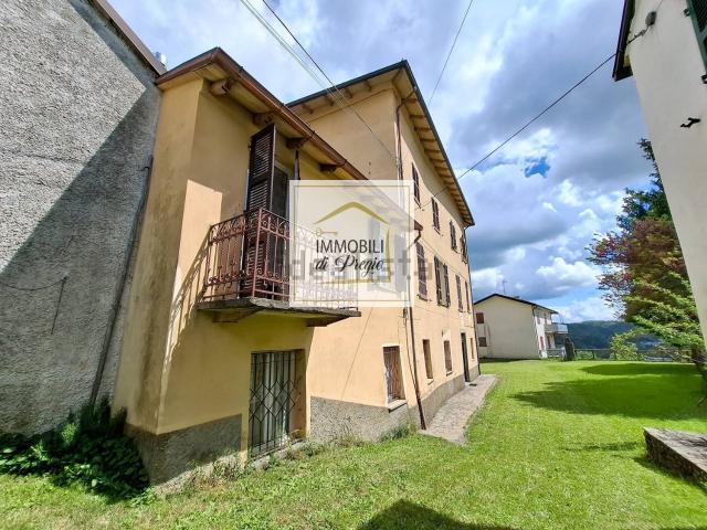 Villetta indipendente in vendita di 850 m² in Viale Europa, 33