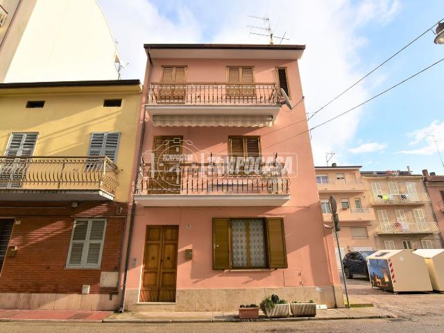Villetta indipendente in vendita di 85 m² in Via Benedetto Cairoli, 60