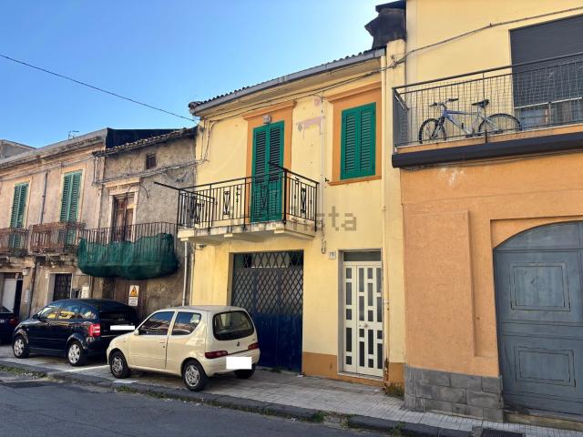 Villetta indipendente in vendita di 86 m² in Via Consolare Valeria, 115