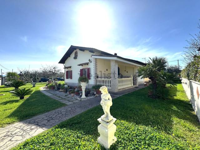 Villetta indipendente in vendita di 86 m² in Via Eolie, 8